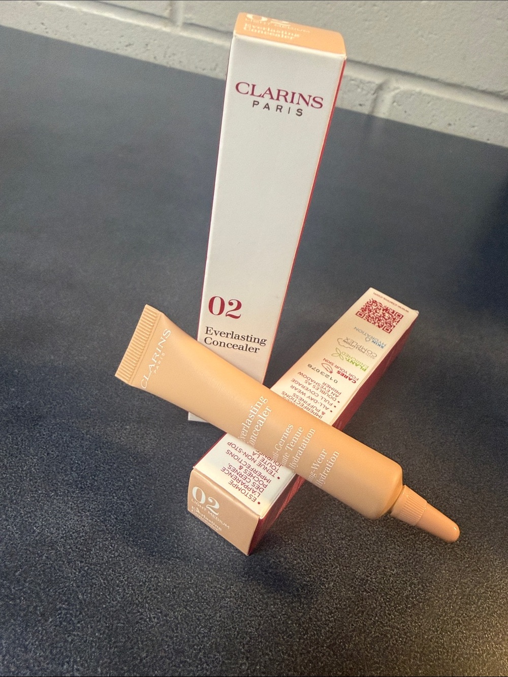 Clarins Everlasting Concealer 02 Light Peach Beige